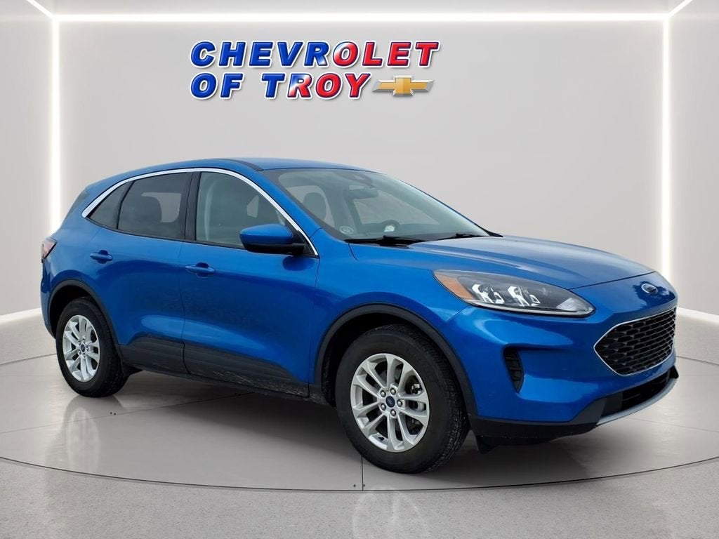 2020 Ford Escape SE in Blue — front three-quarter view