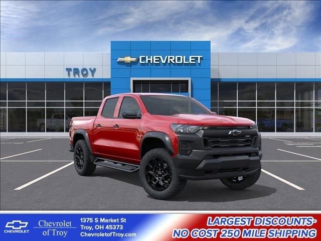 2026 Chevrolet Colorado Trail Boss in Radiant Red Tintcoat — front three-quarter view
