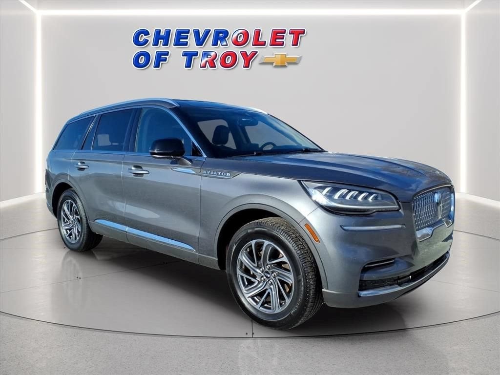 2023 Lincoln Aviator Standard in Gray — front three-quarter view