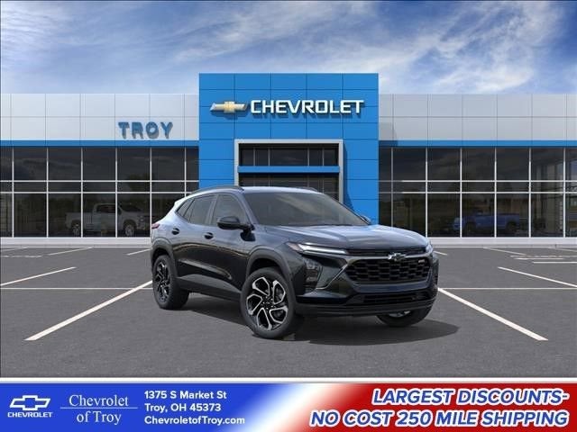 2026 Chevrolet Trax 2RS in Mosaic Black Metallic — front three-quarter view